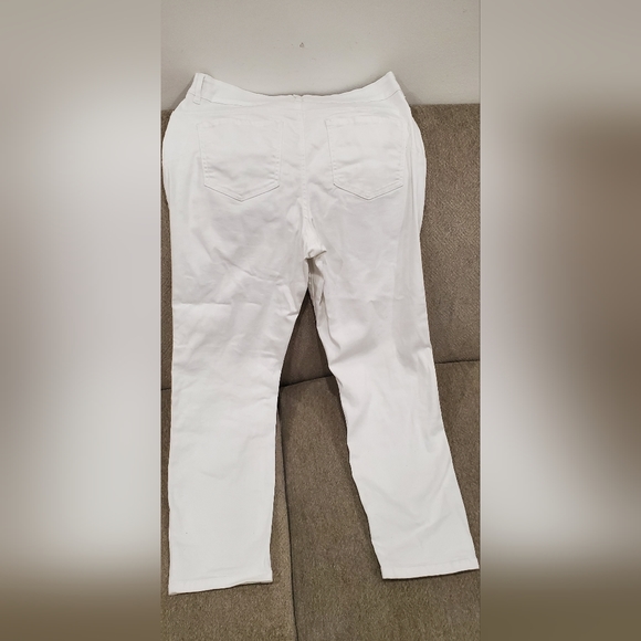 **LAST CHANCE!**Ricki's capris Size 12 - Picture 2 of 4